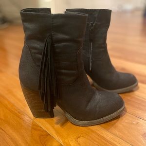 Akira Women’s Size 7 Booties